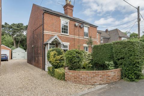 Coronation Cottages, Hurst RG10 2 bed semi