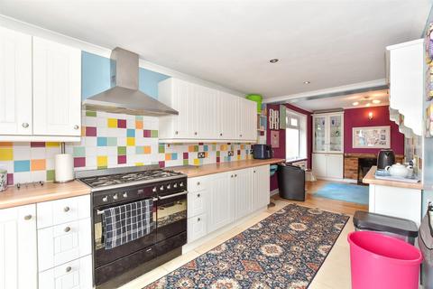 Horsham Road, Dorking RH5 3 bed detached house