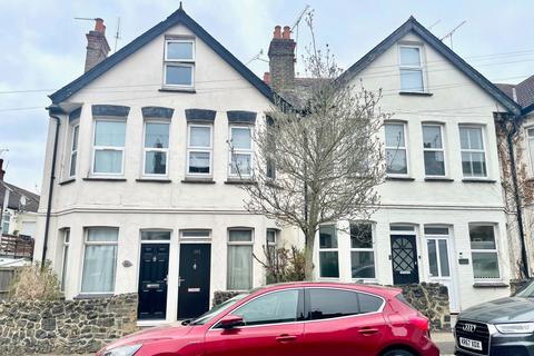 194 Hainault Avenue... 2 bed flat for sale
