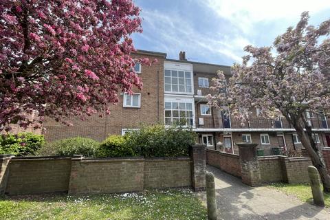 3 Yarmouth Way, Great Yarmouth... 1 bed flat for sale