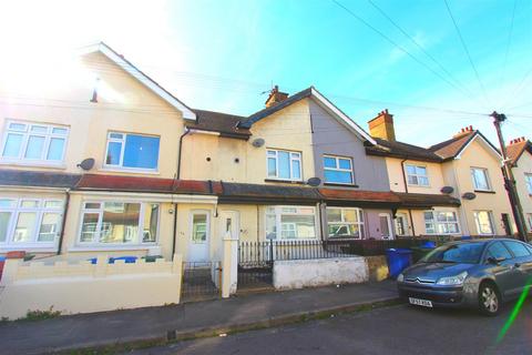 Stanley Avenue, Queenborough 3 bed house for sale