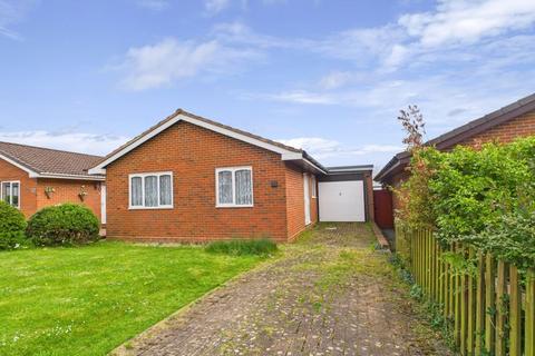 Yew Tree Grove, Bridgnorth WV16 2 bed detached bungalow for sale