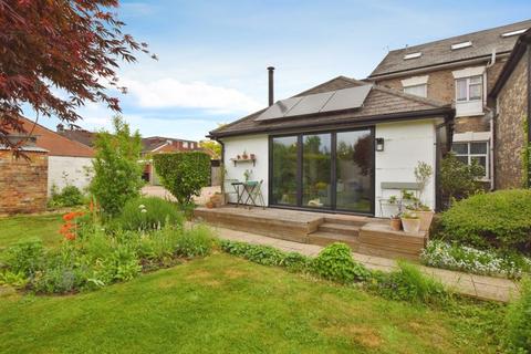 Charnwood Road, Salisbury            ... 1 bed bungalow for sale