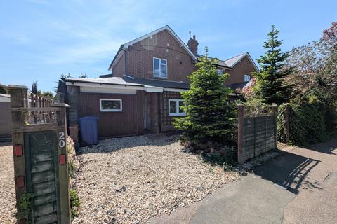 20 The Oval, Bicester, Oxfordshire... 3 bed semi