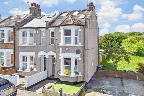 Prospect Road, Woodford Green IG8 2 bed end of terrace house for sale