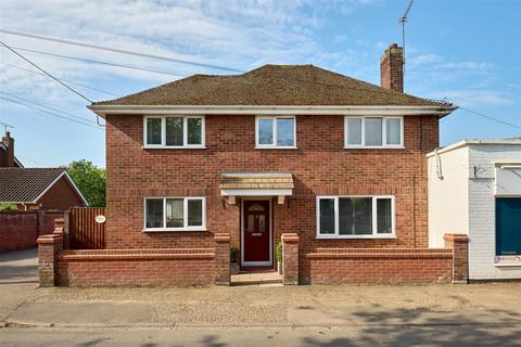 Thelnetham Road, Diss IP22 4 bed semi