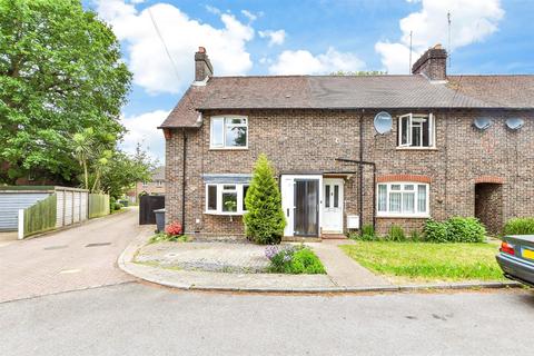 Sackville Gardens, East Grinstead RH19 3 bed end of terrace house for sale