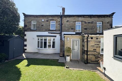 Towngate, Kirkburton, Huddersfield... 2 bed character property for sale