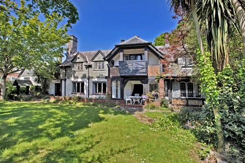 423 Babbacombe Road, Devon TQ1 5 bed detached house for sale