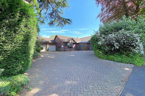 Glenelg Drive, Pedmore, Stourbridge, DY8 2 bed detached bungalow for sale