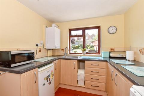 Cross Street, Sandown, Isle of Wight 3 bed semi