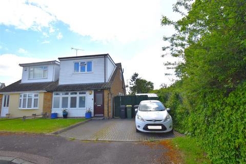 Hainault Avenue, Rochford 4 bed chalet for sale
