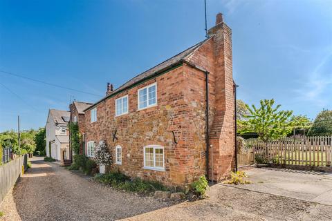 Town Street, Burton Overy, Leicester 2 bed cottage for sale