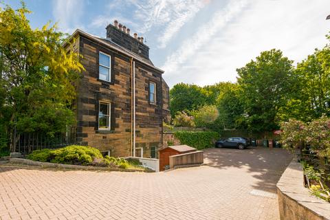 40 Shandon Crescent, Edinburgh, EH11 1QF 1 bed flat for sale