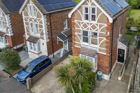 Dorking Road, Tunbridge Wells TN1 4 bed detached house for sale
