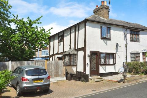 Pump Hill, Great Baddow, Chelmsford, CM2 2 bed cottage for sale
