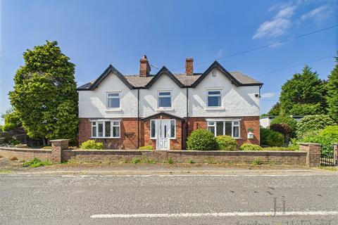 Yatehouse Lane, Middlewich CW10 4 bed detached house for sale