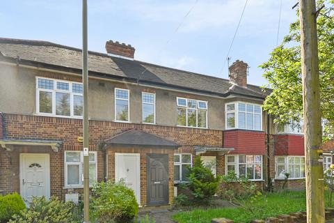 London, N20 2 bed maisonette for sale