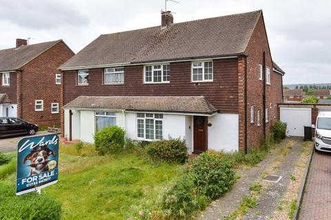 The Avenue, Aylesford ME20 3 bed semi