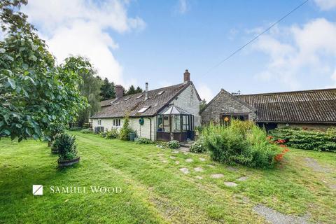 Newcastle, Craven Arms 3 bed detached house for sale