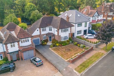 West Drive, Harrow Weald 3 bed detached house for sale