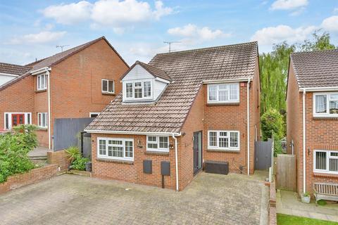 Gaze Hill Avenue, Sittingbourne ME10 4 bed detached house for sale