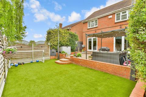 Gaze Hill Avenue, Sittingbourne, Kent 4 bed detached house for sale