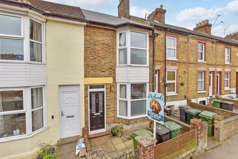 Tonbridge Road, Maidstone ME16 2 bed terraced house for sale