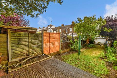 Tonbridge Road, Maidstone ME16 2 bed terraced house for sale