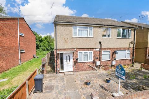 Shirley Court, Ilford IG2 2 bed end of terrace house for sale
