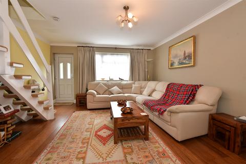 Shirley Court, Ilford IG2 2 bed end of terrace house for sale