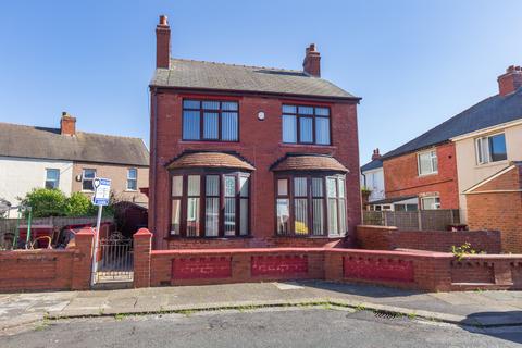 Carlton Grove,  Blackpool, FY2 3 bed detached house for sale
