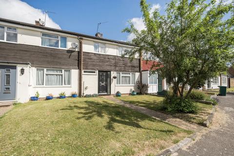 Gordon Road, Shepperton, TW17 3 bed terraced house for sale