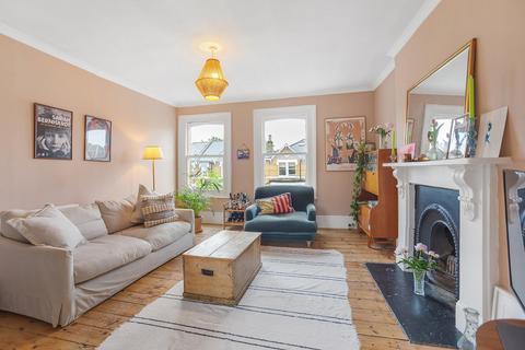 Montrell Road, London SW2 2 bed flat for sale