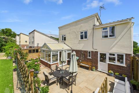 Grebe Close, Alton, Hampshire, GU34 4 bed detached house for sale