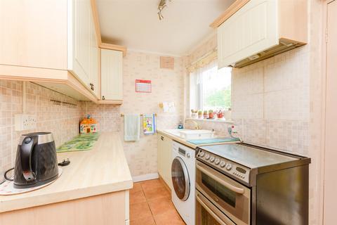 Tanyard Hill, Shorne, Kent 2 bed semi