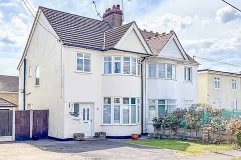 Brooklyn Drive, Rayleigh SS6 3 bed semi