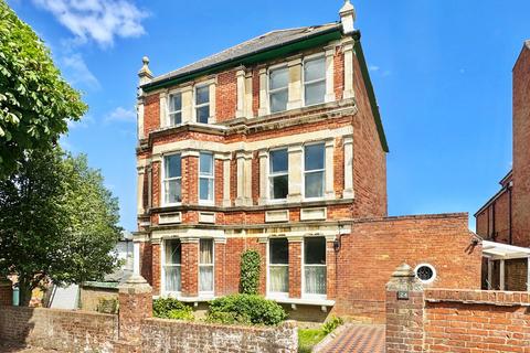 Marten Road, Kent CT20 2 bed apartment for sale