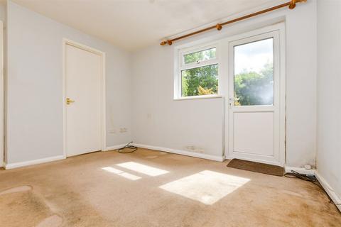 Grosvenor Road, East Grinstead, West... 1 bed ground floor flat for sale