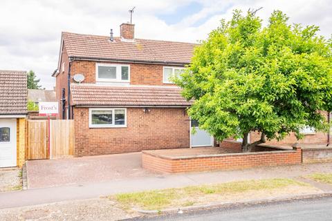 St. Vincent Drive, Hertfordshire AL1 3 bed semi