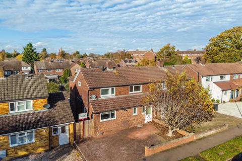 St. Vincent Drive, Hertfordshire AL1 3 bed semi