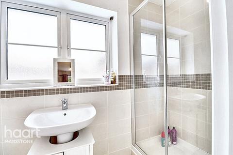 Grebe Way, Maidstone 3 bed detached house for sale