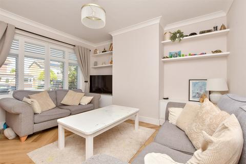 Goodwin Road, Ramsgate CT11 3 bed detached house