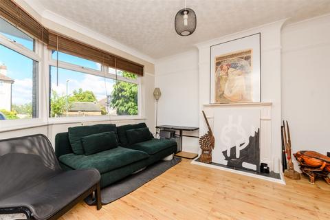 Kingswood Close, Dartford, Kent 3 bed end of terrace house for sale