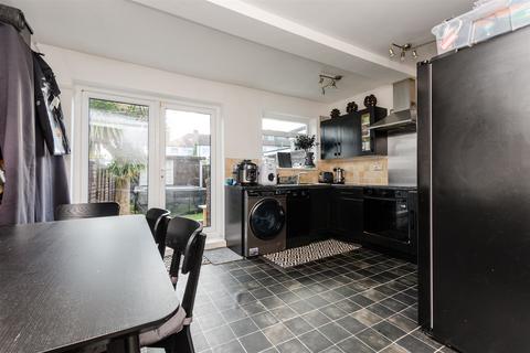 Kingswood Close, Dartford, Kent 3 bed end of terrace house for sale