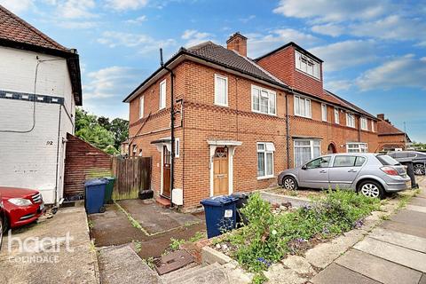 Abbots Road, Edgware, HA8 1 bed maisonette for sale