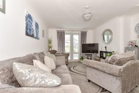 Hyde Place, Canterbury CT3 3 bed semi