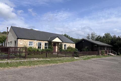 Hole in the Wall Riding School... 3 bed equestrian property for sale