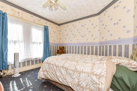 Orchard Road, East Cowes PO32 2 bed terraced house for sale