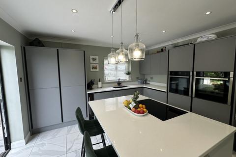 Tregarth, Bangor, Gwynedd, LL57 5 bed detached house for sale